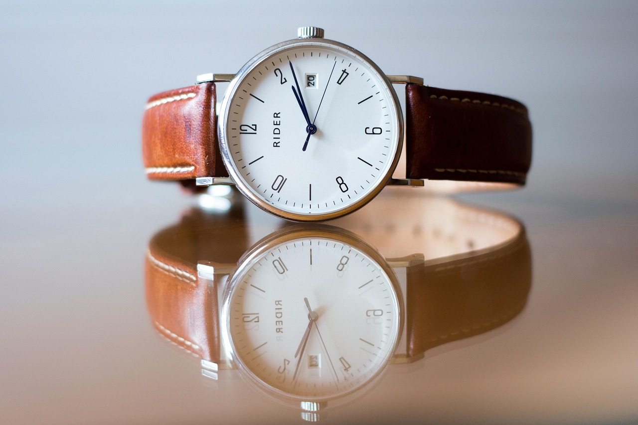 analog watch, time, watch, wrist watch, classic, elegant, fashion, leather straps, minutes, hours, seconds, timepiece, quartz, reflection, mirroring, watch, watch, watch, watch, watch